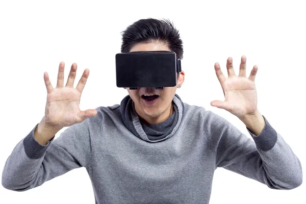 Man wearing virtual reality goggles — Stock Photo, Image