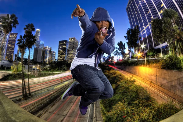 Man skoki w Los Angeles — Zdjęcie stockowe