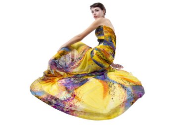 moda elbise giyen kadın