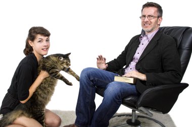 Alerjik adam hoşlanmadığı şeyleri kedi