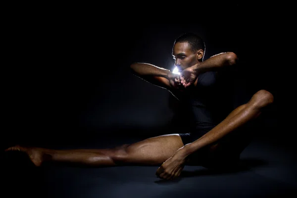 Danseuse masculine noire — Photo