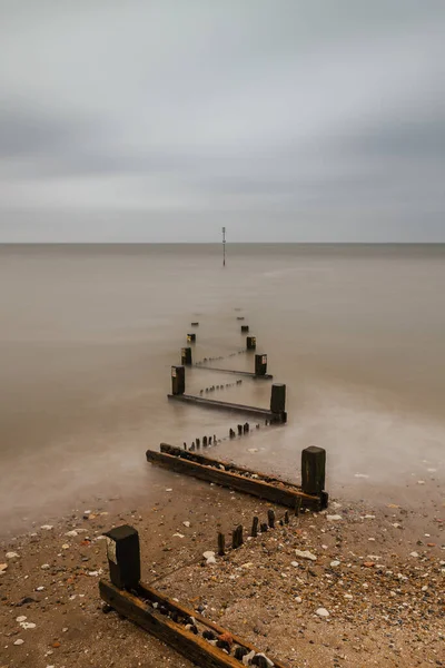 Norfolk 'taki (Birleşik Krallık) liman bölgesinde bulutlu bir günde uzun süre maruz kalma