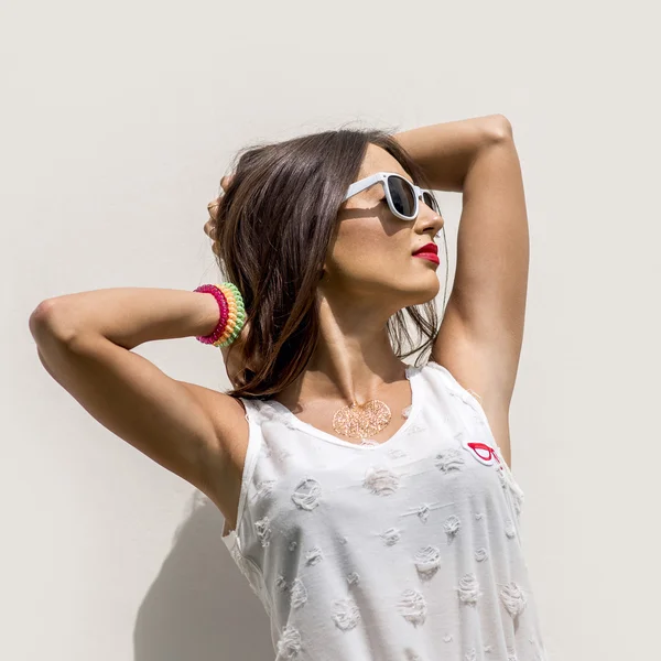 Young woman posing, fresh brunette passionately sensual portrait of a girl on summer day — Stok fotoğraf