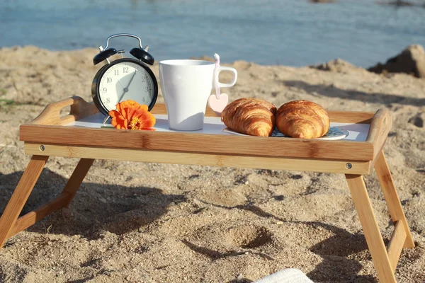 Ontbijt op het strand — Stockfoto