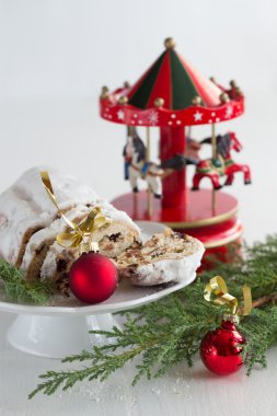 Noel kek - stollen, biblo ve carousel müzik kutusu