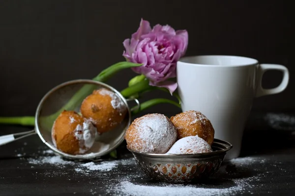 Jöleli çörek, Pembe Lale ve Kupası