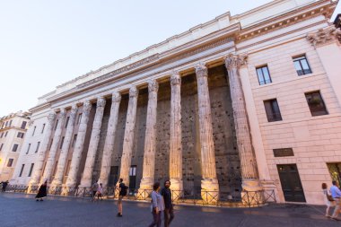 Tempio di adriano, Roma, İtalya