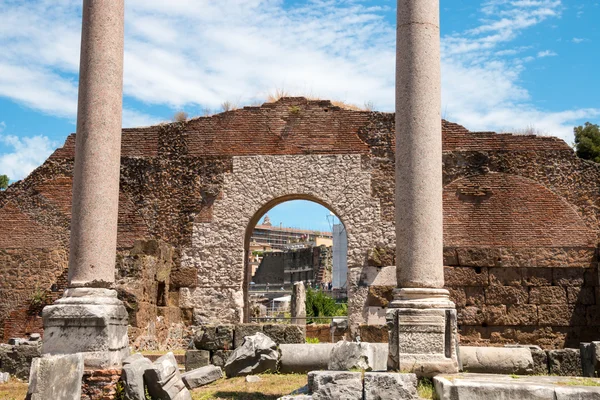 Ruinas romanas famosas en Roma —  Fotos de Stock