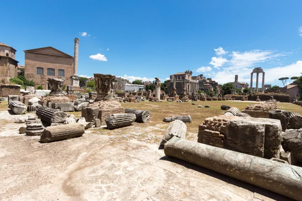 Famose rovine romane a Roma — Foto Stock