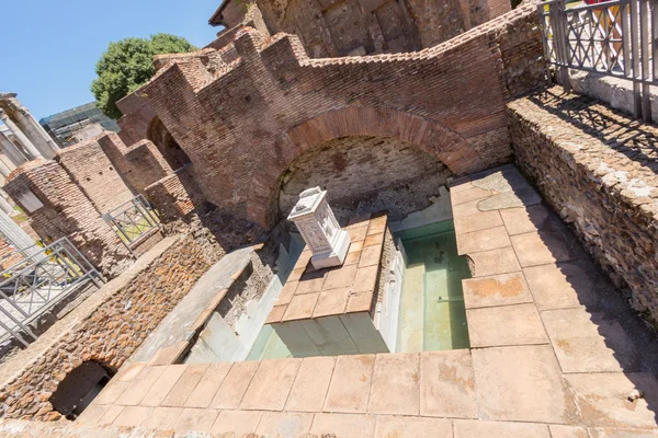 Roma'da ünlü Roma Harabeleri — Stok fotoğraf