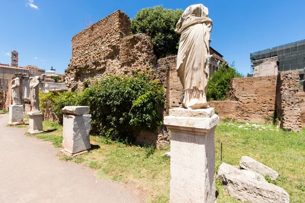 Ruinas romanas famosas en Roma — Foto de Stock