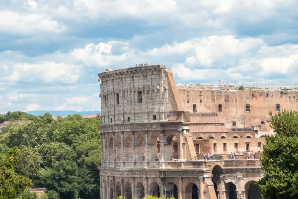 Colosseum in rome, italie — Photo