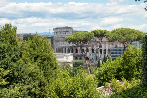 Famous Roman ruins in Rome — Stock Photo, Image