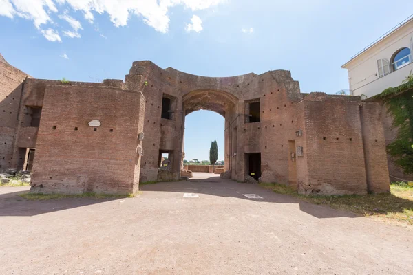 Ruínas romanas famosas em Roma — Fotografia de Stock