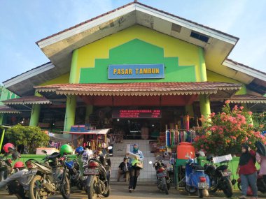 Pasar Tambun, Bekasi, Endonezya. 3 Ağustos 2020: Hollanda sömürge tarzı mimarisi olan pazar binası