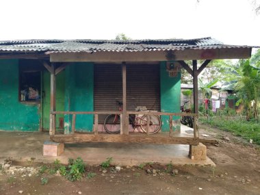 Tambun, Bekasi, Endonezya - 12 Ekim 2020: Öğleden sonra yerleşim ortamı