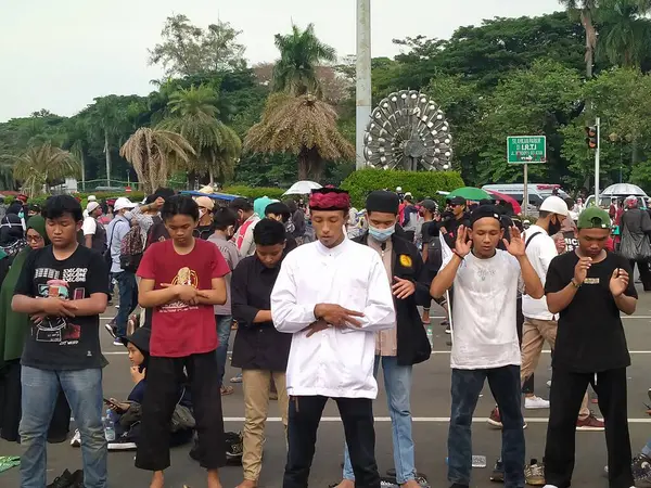 Monas Jakarta Indonézia Október 2020 Légkör Muszlimok Demonstráló Imádat Autópályán — Stock Fotó