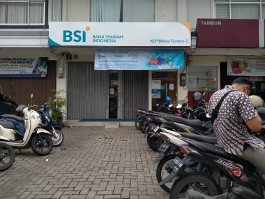 Tambun, Bekasi, Endonezya - (02-04-2021): BSI Bank Syariah Endonezya, hükümet tarafından yakın tarihte kurulan üç İslami bankanın birleşimi