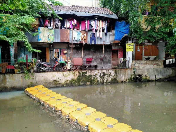 Tambora Jakarta Indonesia 2021 Casa Slum Fronte Fiume Sporco Una — Foto Stock