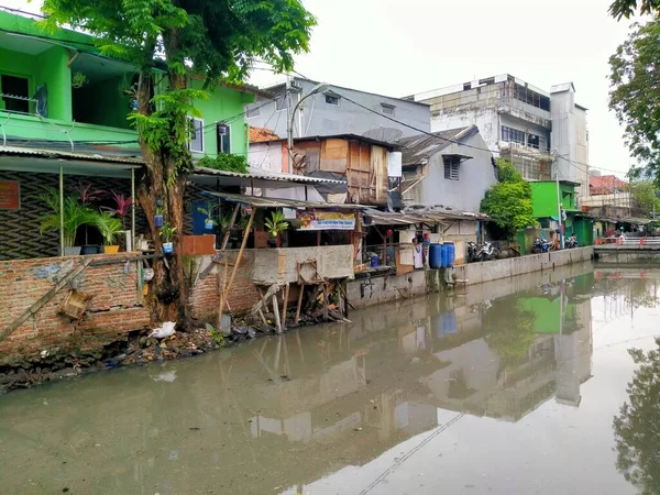 Tambora Jakarta Indonesia 2021 Casa Slum Fronte Fiume Sporco Una — Foto Stock
