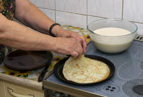 Woman Hands Pour Pancake Batter Hot Pan Fry Them Both — стоковое фото