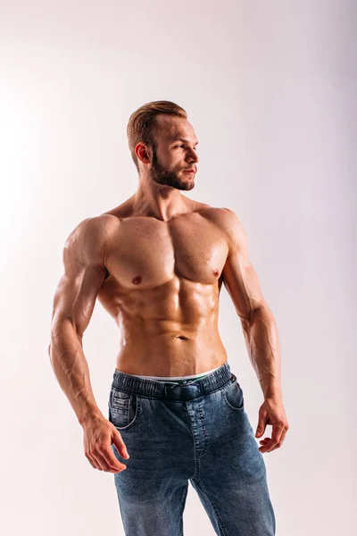 Young Man Strong Constitution Relief Figure Bodybuilder Beautiful Torso Shooting — Stock Photo, Image