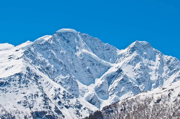 Elbrus Yakınlarındaki Kafkas Dağlarının Güzel Manzarası — Stok fotoğraf