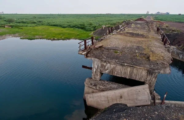 Eski terk edilmiş Sovyet kasabası Halmer-Yuo 'da, Vorkuta yakınlarındaki kömür madeni kasabasında.