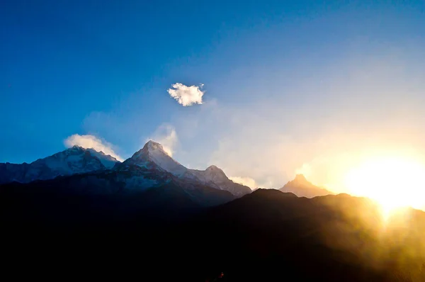 Majestatyczna Niebezpieczna Góra Annapurna Dole Nepal Himalaje — Zdjęcie stockowe