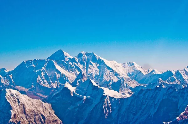 世界の屋根の近くを飛ぶエベレスト山 ヒマラヤネパール — ストック写真