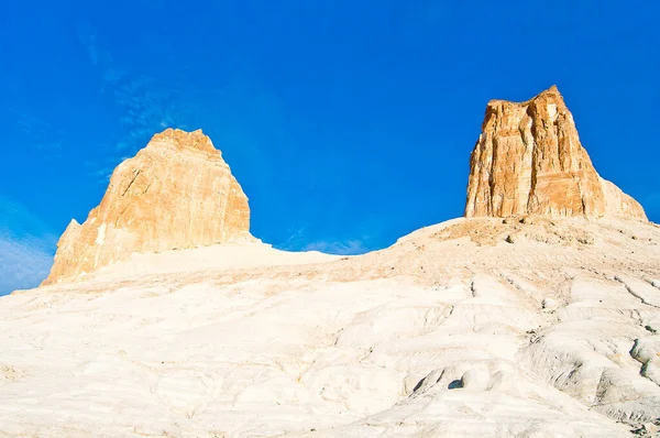 Kazakistan Çölü, Mangistau Bölgesi, Boszhira 'da 4x4 keşif gezisi