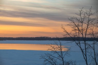 Volga nehri üzerinde gün batımı, Samara şehri, Rusya