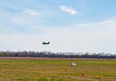 Rusya 'nın Samara bölgesindeki havaalanında havacılık festivalindeki uçaklar.