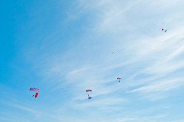Rusya 'nın Samara bölgesindeki havaalanında havacılık festivalindeki uçaklar.