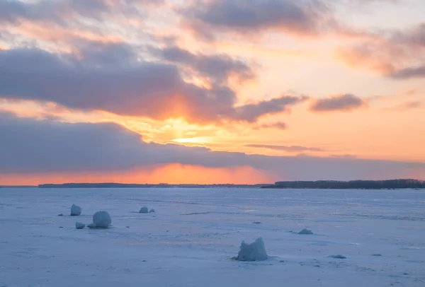 Puesta Sol Invierno Hielo Del Río Volga Samara Rusia —  Fotos de Stock