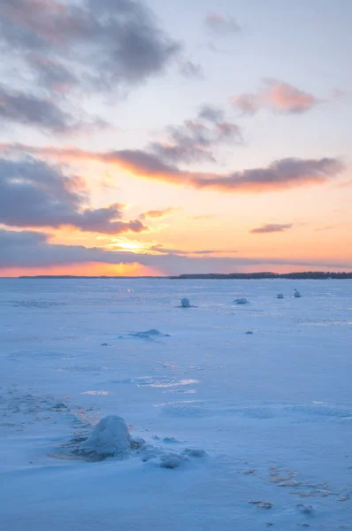 Wintersonnenuntergang Auf Dem Eis Der Wolga Samara Russland — Stockfoto