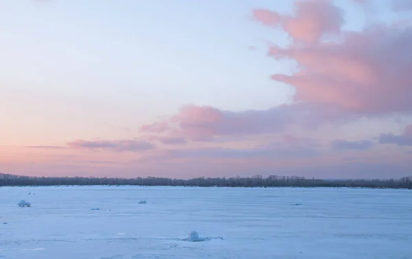 Puesta Sol Invierno Hielo Del Río Volga Samara Rusia —  Fotos de Stock