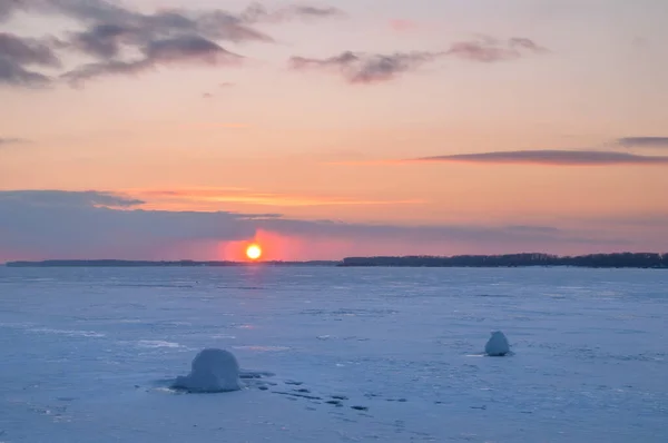 Puesta Sol Invierno Hielo Del Río Volga Samara Rusia —  Fotos de Stock