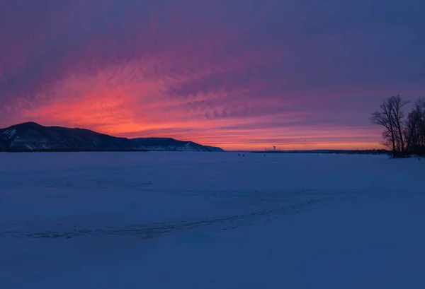 Puesta Sol Invierno Hielo Del Río Volga Región Samara Rusia —  Fotos de Stock