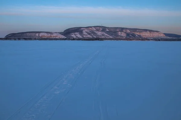 Tramonto Invernale Sul Ghiaccio Del Fiume Volga Regione Samara Russia — Foto Stock