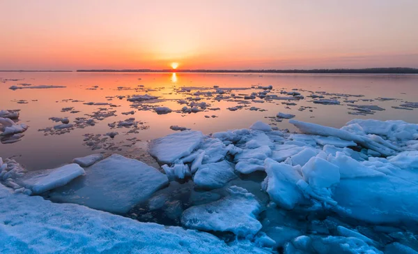 Sehr Schöne Eisdrift Auf Der Wolga Der Russischen Stadt Samara — Stockfoto