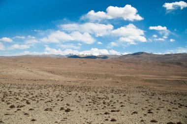 Wakhan koridorunun manzarası - Afganistan ve Tacikistan arasındaki dar arazi. Pyandzh Nehri bir sınırdır. Pamir Dağları, Asya