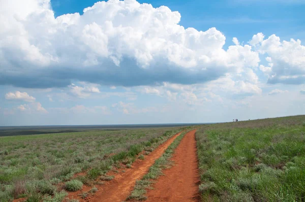 Güney Rusya 'daki kutsal Bogdo dağı, Astrakhan bölgesi. Burada pek çok efsane doğmuştur..