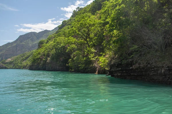 Nadar Lancha Rápida Través Del Famoso Cañón Sulak Las Montañas Imagen de stock