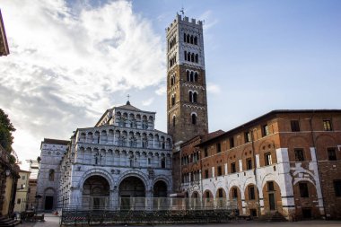 Lucca, İtalya - 9 Temmuz 2017: Lucca Eski Kasabası 'ndaki St. Martin Katedrali