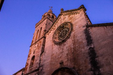 Hırvatistan 'ın Korcula kentindeki Aziz Mark Katedrali' nin Gece Görüşü