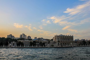 Günbatımında İstanbul ve Dolmabahçe Sarayı manzarası