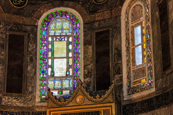 Istambul Turquia Maio 2013 Janelas Ornamentadas Sobre Altar Mihrab Hagia — Fotografia de Stock