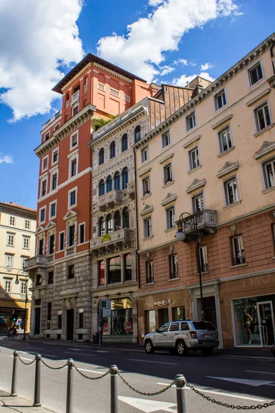 Trieste Itália Julho 2017 Vista Dos Tradicionais Edifícios Coloridos Centro — Fotografia de Stock