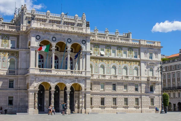 Триест Италия Июля 2017 Года Вид Палаццо Дель Говерно Солнечный — стоковое фото